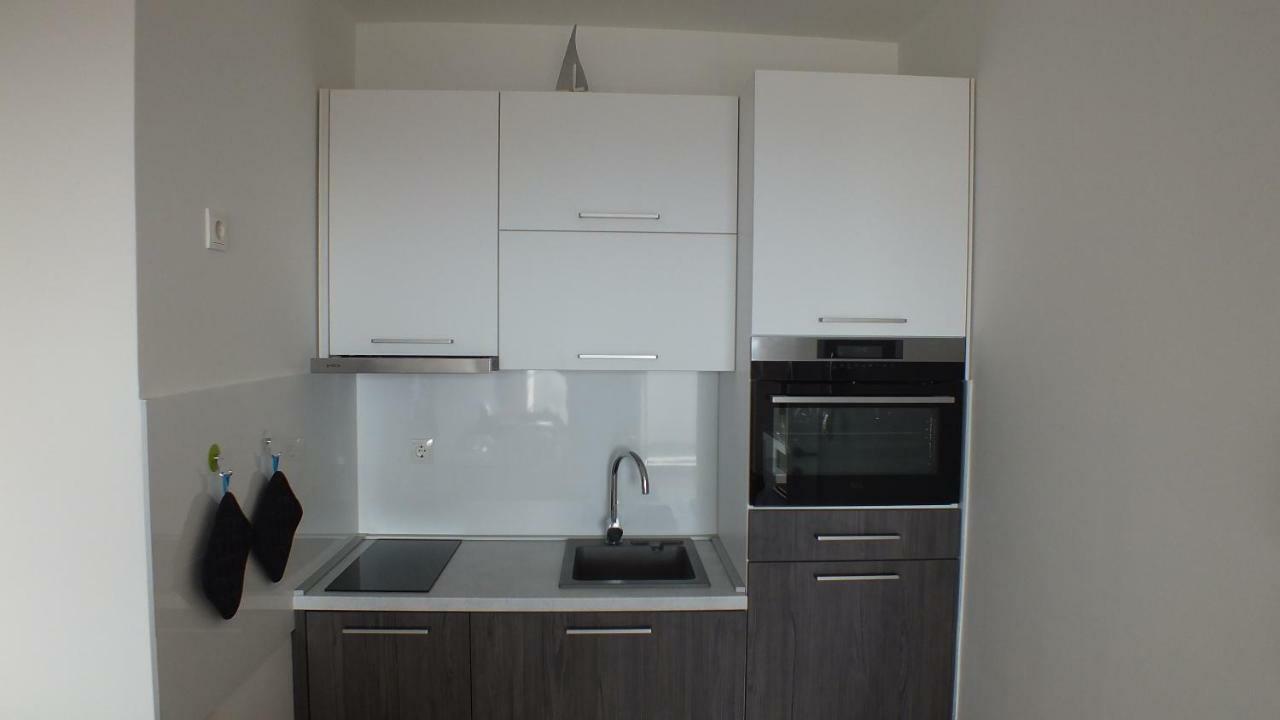 Apartment Paulina Novalja Ngoại thất bức ảnh