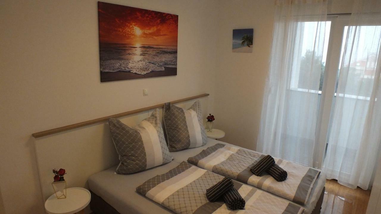 Apartment Paulina Novalja Ngoại thất bức ảnh